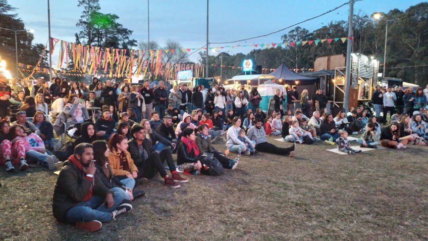 Continúa la fiesta de la cerveza en la Isla del Lago